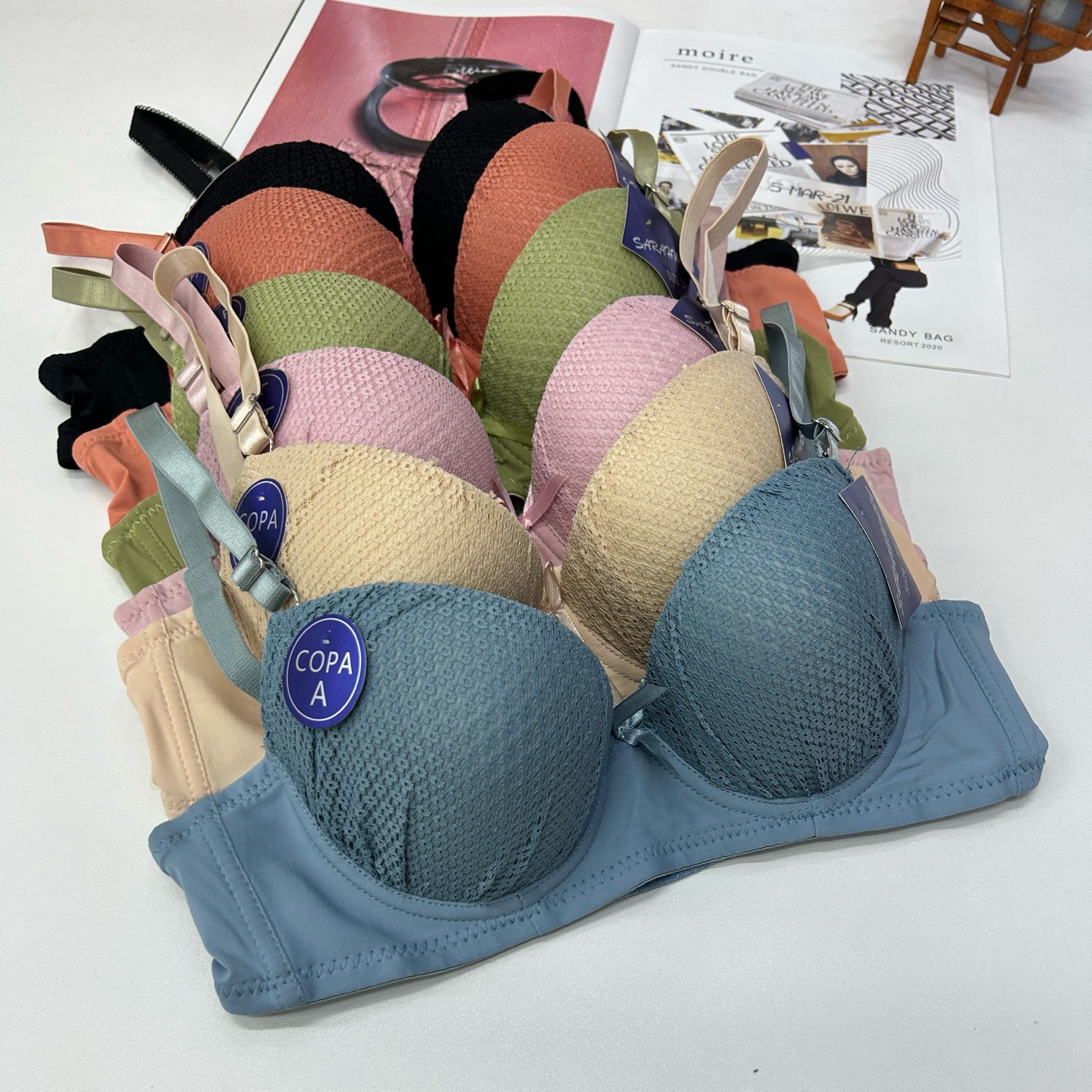 有钢圈文胸现货不规则杯面纹理性感聚拢提拉文胸外贸出口中东非洲