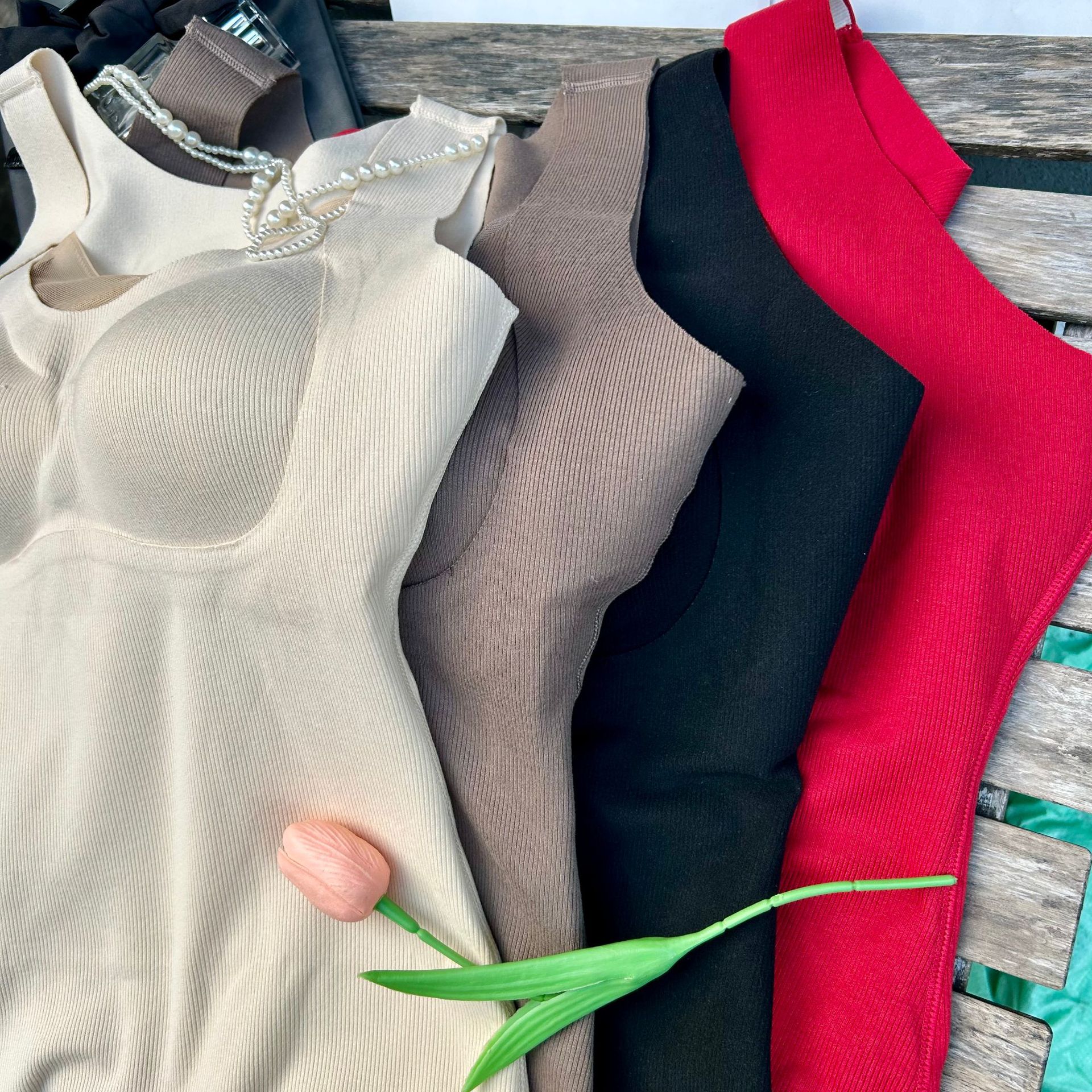 外贸出口库存欧美大码保暖背心女带胸垫加绒加厚冬季无痕背心内衣