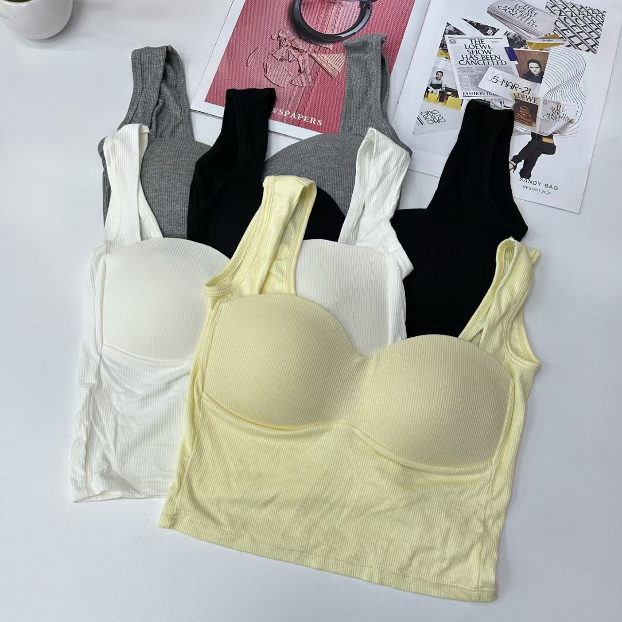 外贸出口固定杯外穿美背百搭舒适修身显瘦短款吊带背心质量很好。